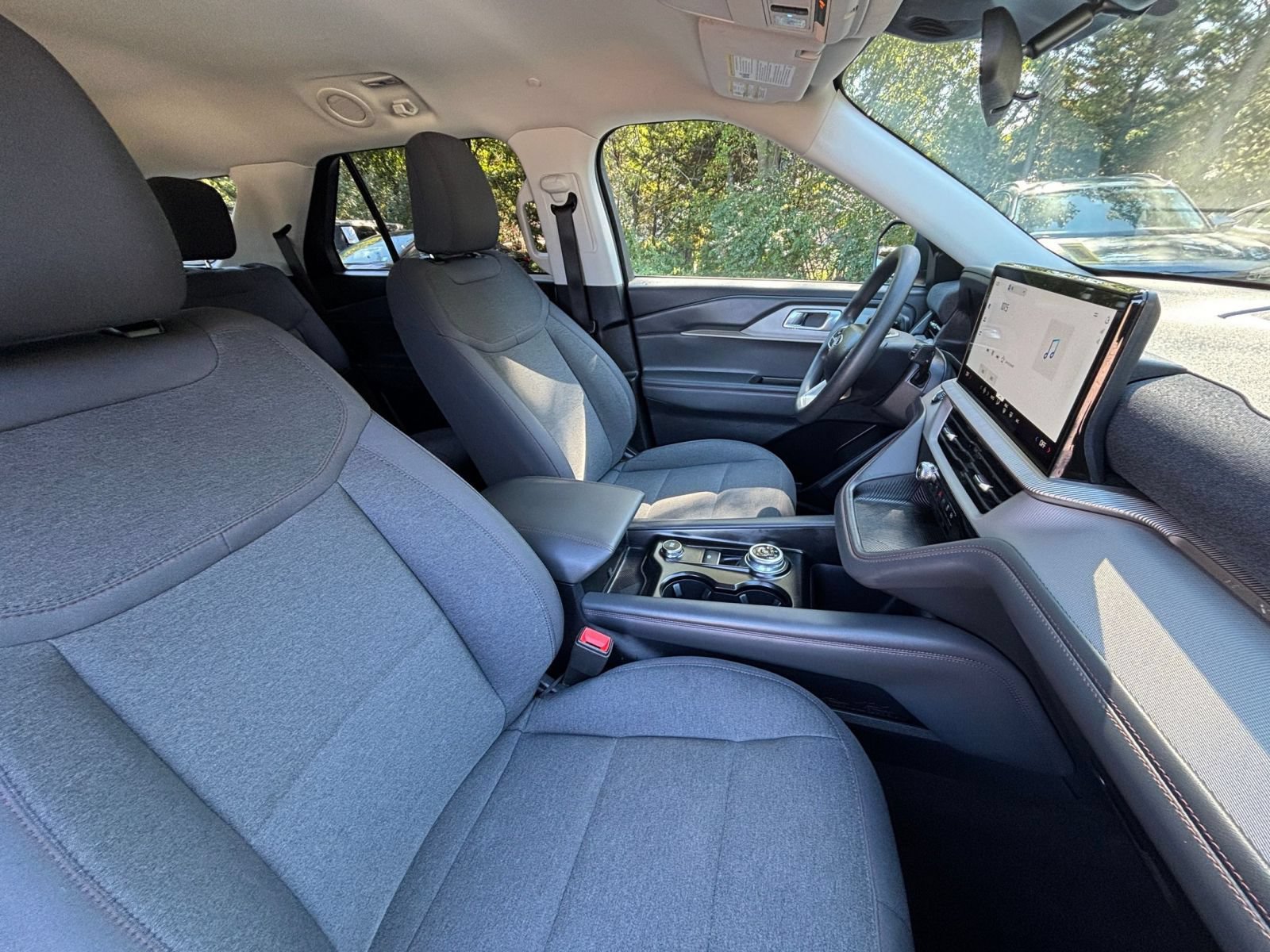 Used 2026 Ford Explorer Active AWD/4WD image 38