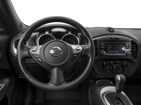 Used 2017 Nissan Juke S FWD image 4
