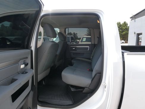 Used 2019 RAM 1500 Classic SLT AWD/4WD image 26