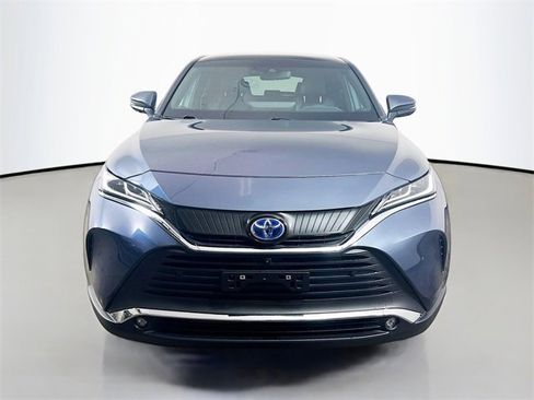 Used 2023 Toyota Venza Limited image 2