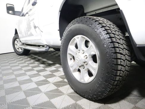 Used 2023 RAM 2500 Big Horn w/ Level 1 Equipment Group image 9