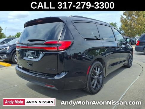 Used 2026 Chrysler Pacifica Limited w/ S Appearance Package FWD image 7