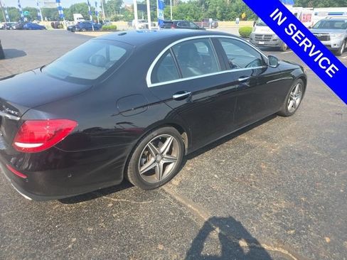 Used 2017 Mercedes-Benz E 300 4MATIC image 4