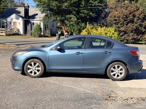 Used 2010 MAZDA MAZDA3 i Touring image 10