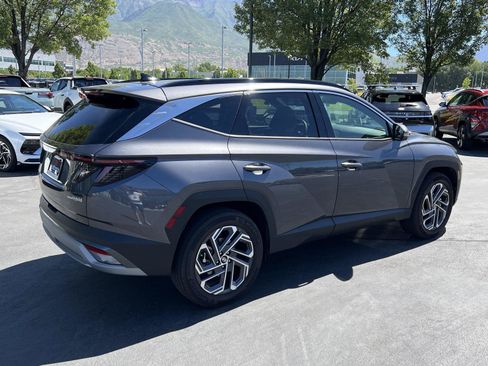 Certified 2025 Hyundai Tucson Limited AWD/4WD image 7
