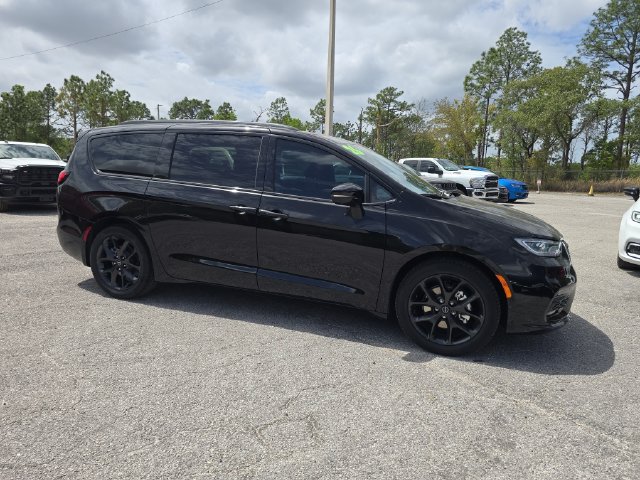 New 2026 Chrysler Pacifica Select w/ S Appearance Package FWD image 2