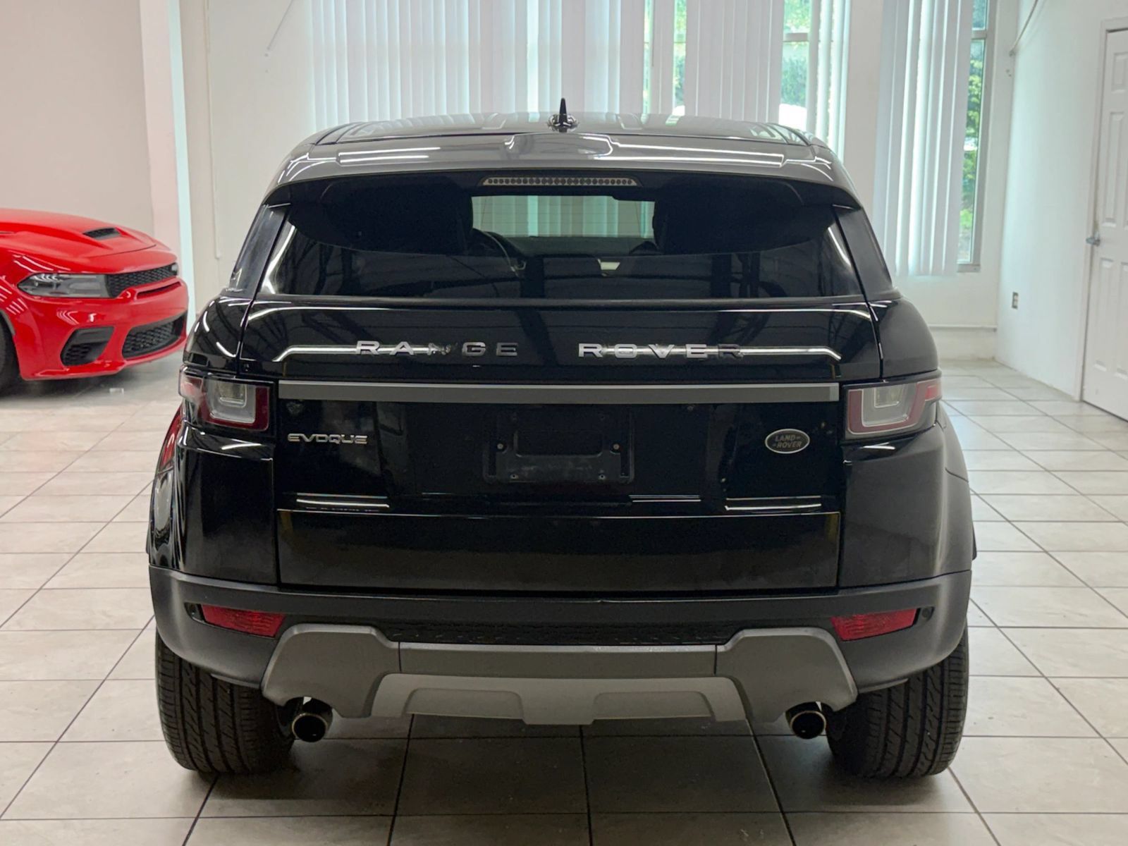 Used 2016 Land Rover Range Rover Evoque SE AWD/4WD image 8