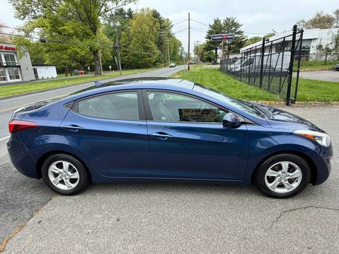 Used 2015 Hyundai Elantra SE FWD image 4