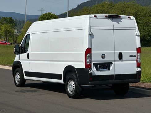 Used 2024 RAM ProMaster 2500 FWD image 5