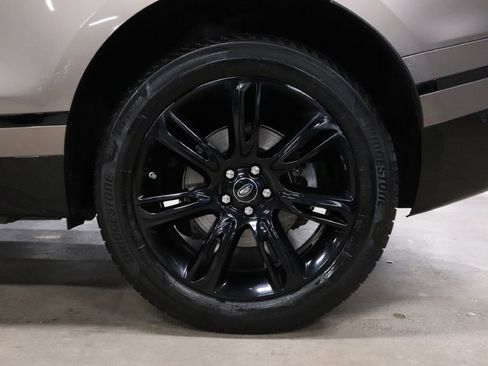 Used 2019 Land Rover Range Rover Velar R-Dynamic SE image 35