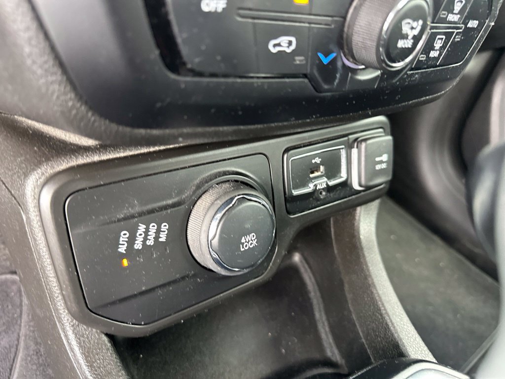 Used 2020 Jeep Renegade Sport w/ UConnect 7.0 Group AWD/4WD image 20