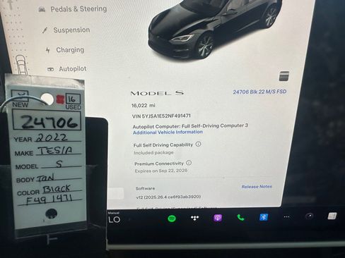 Used 2022 Tesla Model S AWD image 3