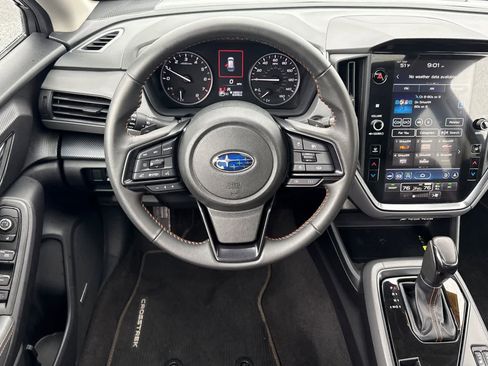 Used 2025 Subaru Crosstrek 2.5i Limited AWD/4WD image 14