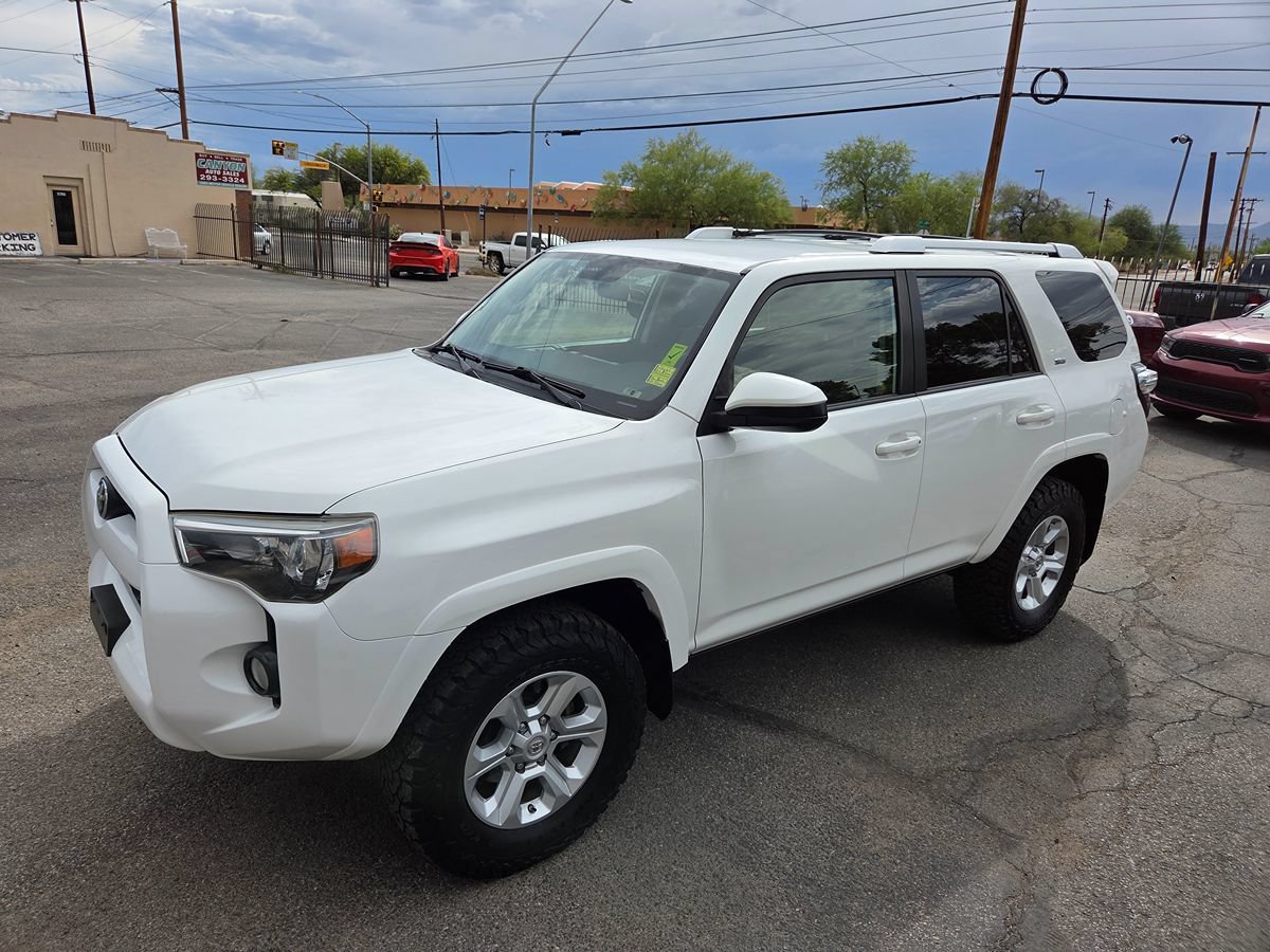 Used 2018 Toyota 4Runner SR5 AWD/4WD image 22