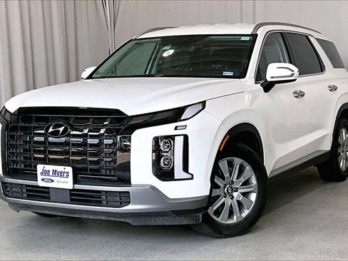 Used 2025 Hyundai Palisade SEL FWD image 2