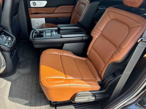 Used 2019 Lincoln Navigator Reserve AWD/4WD image 19