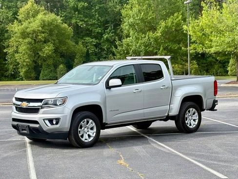 Used 2015 Chevrolet Colorado LT w/ LT Convenience Package RWD image 2