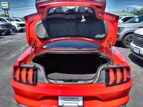 Used 2022 Ford Mustang Coupe RWD image 21