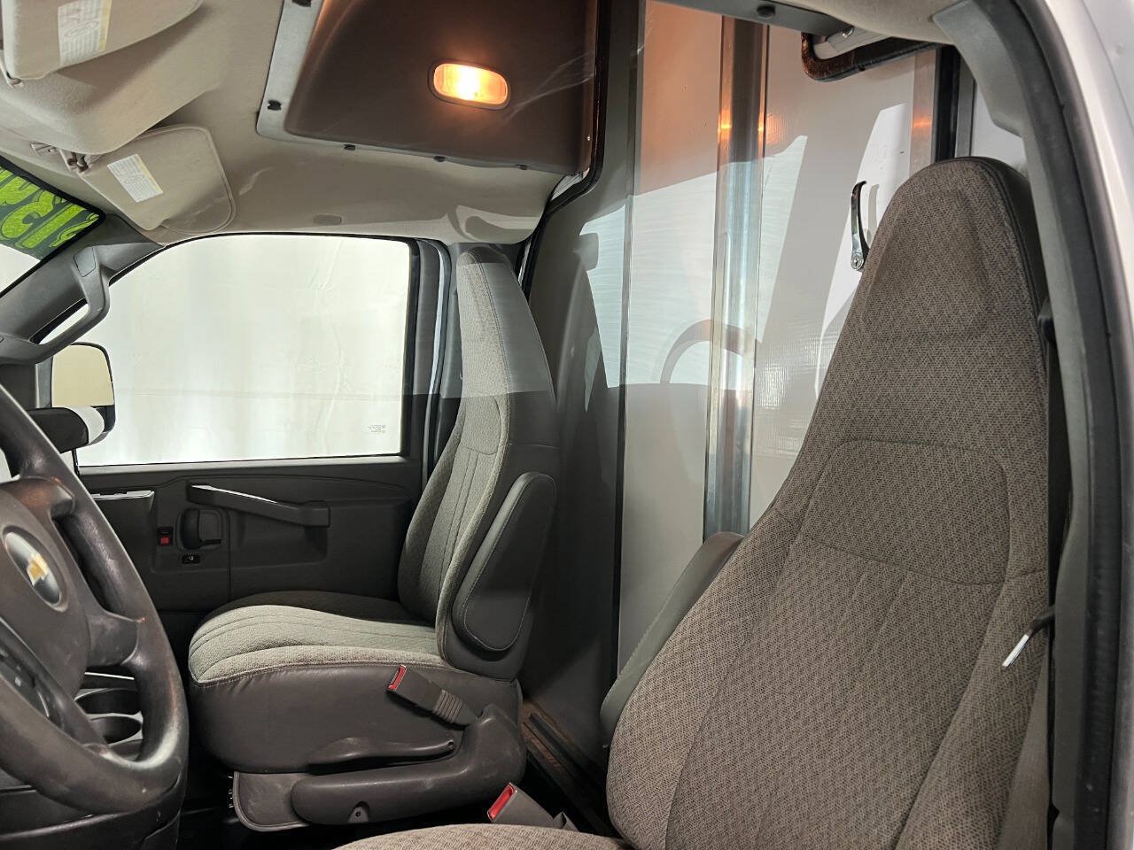 Used 2018 Chevrolet Express 3500 w/ Power Convenience Package RWD image 7