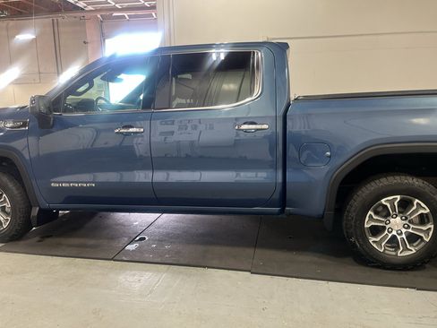 Used 2024 GMC Sierra 1500 SLT w/ SLT Convenience Package AWD/4WD image 7