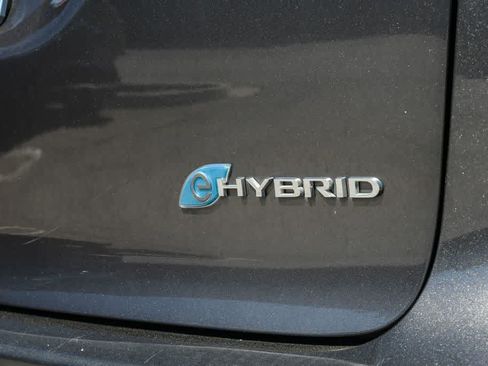 Used 2023 Chrysler Pacifica Touring-L FWD image 28