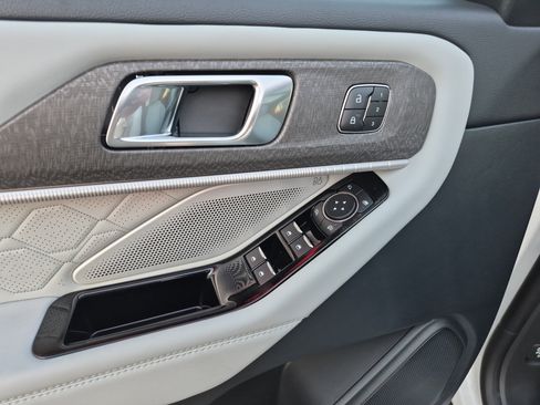 New 2025 Ford Explorer Platinum w/ Ultimate Package image 10