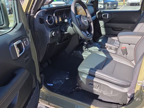 New 2025 Jeep Gladiator Sport image 13