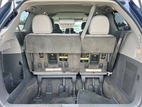Used 2018 Toyota Sienna XLE w/ XLE Navigation Package FWD image 45