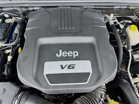 Used 2016 Jeep Wrangler Unlimited Sahara w/ Dual Top Group image 36