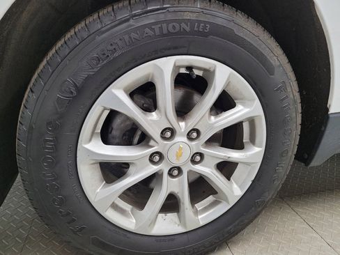 Used 2020 Chevrolet Equinox LS image 31