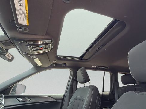 New 2026 Jeep Grand Cherokee Laredo X AWD/4WD image 28