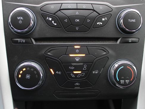 Used 2015 Ford Fusion SE w/ Equipment Group 201A FWD image 23