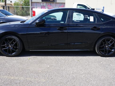 Used 2024 Honda Civic Sport image 2