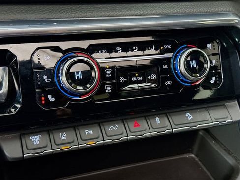 Used 2024 GMC Sierra 2500 Denali w/ Denali Reserve Package image 16