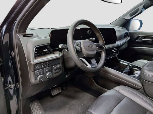 Used 2025 Chevrolet Tahoe Z71 w/ Z71 Off-Road Package AWD/4WD image 9