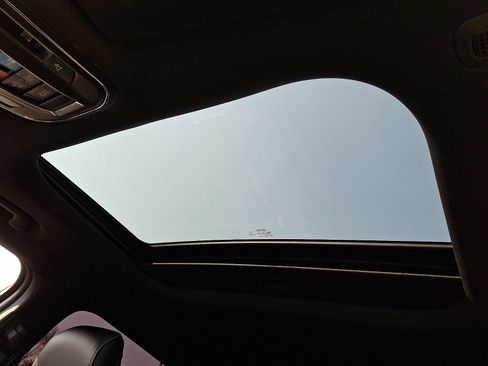 Used 2023 Jeep Grand Cherokee L Laredo image 15