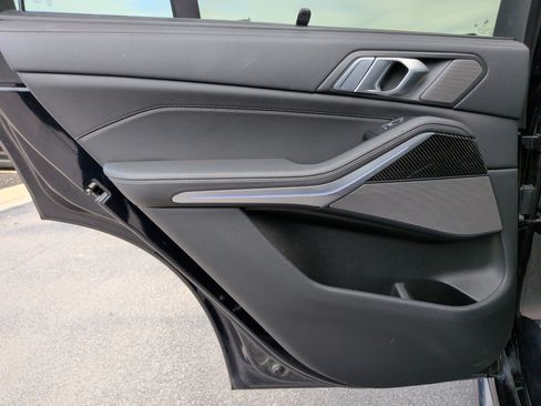 Used 2021 BMW X5 M50i image 36