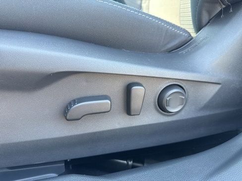 Used 2025 Subaru Outback Premium w/ Popular Package #1A image 22