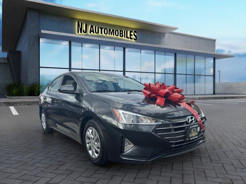 Used 2020 Hyundai Elantra SE FWD image 1