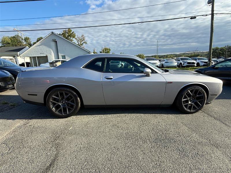 Used 2017 Dodge Challenger R/T w/ Sound Group RWD image 7