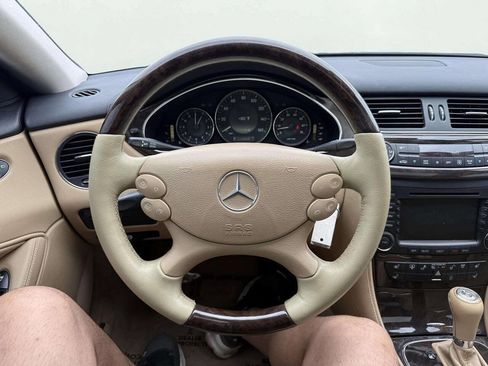 Used 2008 Mercedes-Benz CLS 550 w/ P1 Pkg image 15