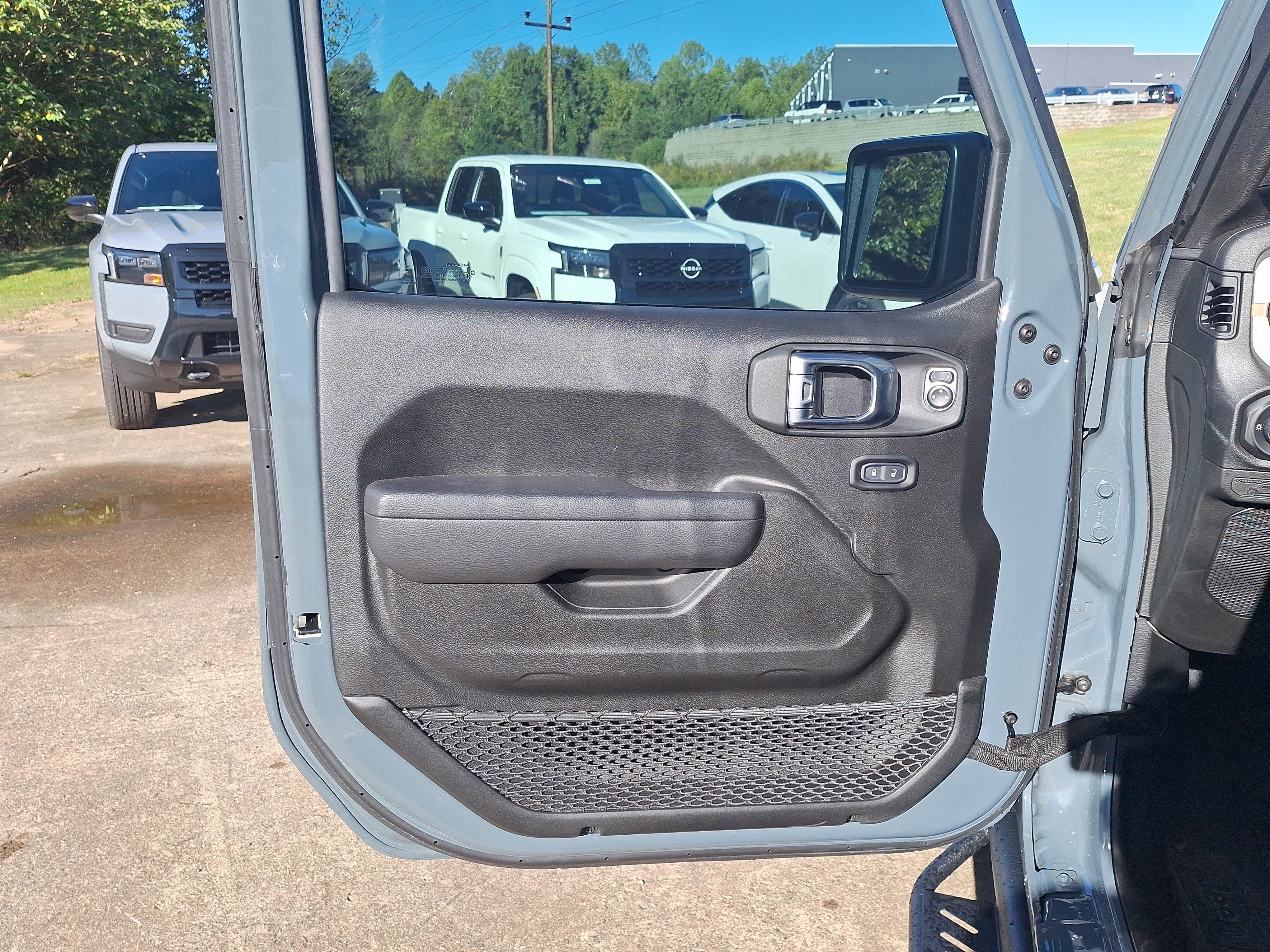Used 2025 Jeep Wrangler Unlimited Sport AWD/4WD image 9