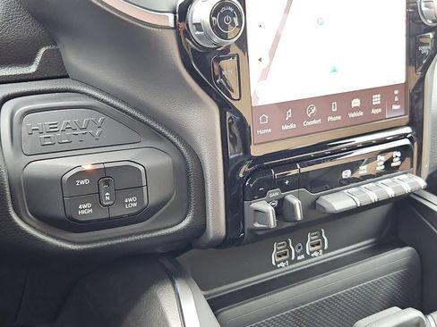 New 2026 RAM 2500 Big Horn AWD/4WD image 25