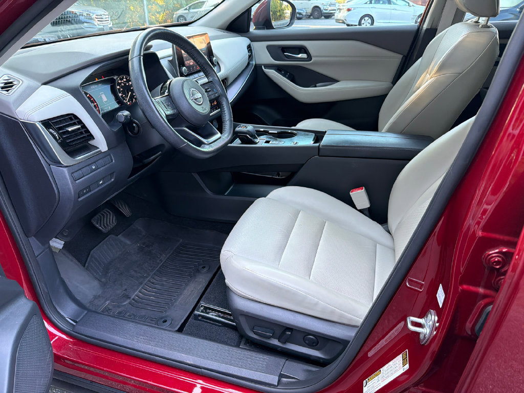Used 2023 Nissan Rogue SV w/ SV Premium Package FWD image 9