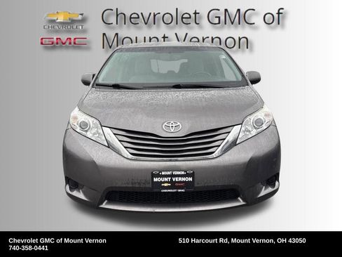 Used 2015 Toyota Sienna LE image 8