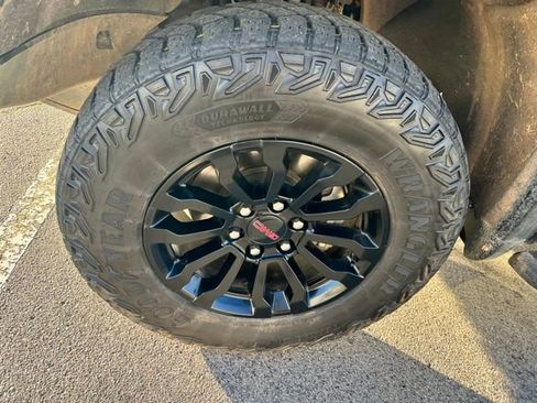 Used 2023 GMC Sierra 1500 AT4X image 11