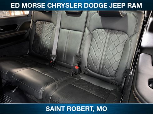 Used 2023 Jeep Grand Wagoneer L Series III AWD/4WD image 35