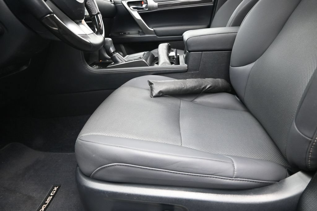 Used 2022 Lexus GX 460 Premium w/ Premium Package AWD/4WD image 13