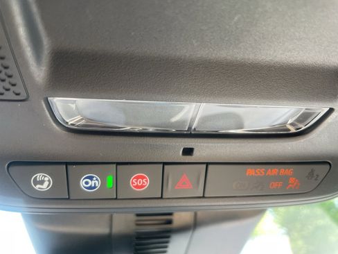 Certified 2025 Buick Enclave Preferred FWD image 28