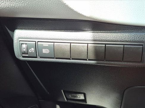 Used 2021 Toyota Corolla SE FWD image 11